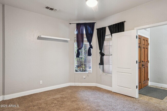 Building Photo - 758 S Lagoon Dr