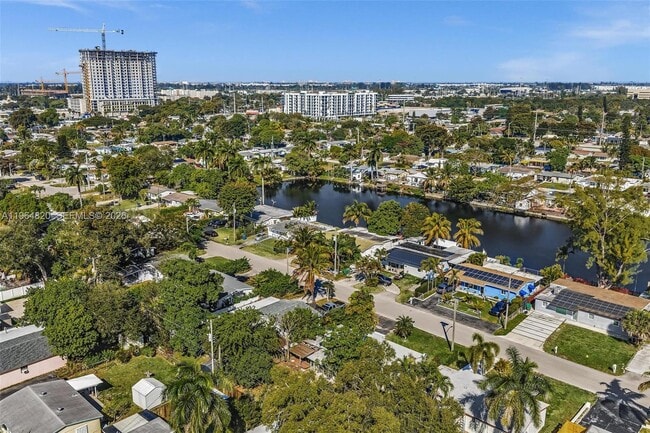 Building Photo - 4214 SW 49th Ct