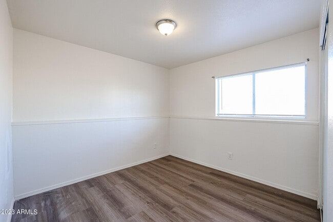 Building Photo - 10024 W Sells Dr