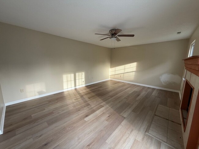 Building Photo - GLENWOOD