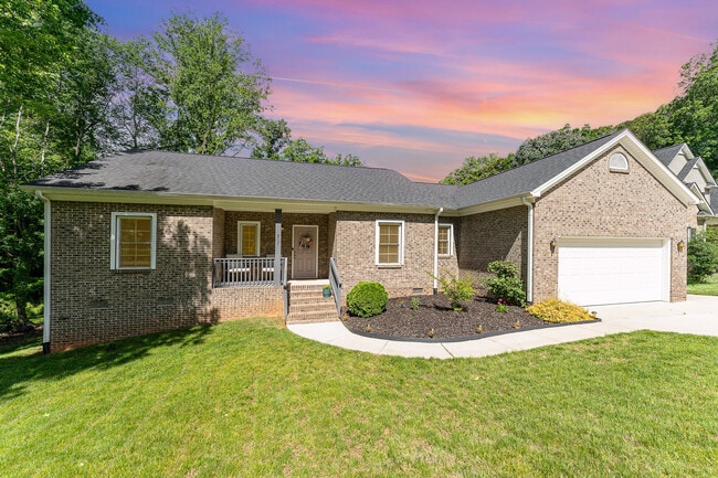Primary Photo - 817 Jefferson Rd