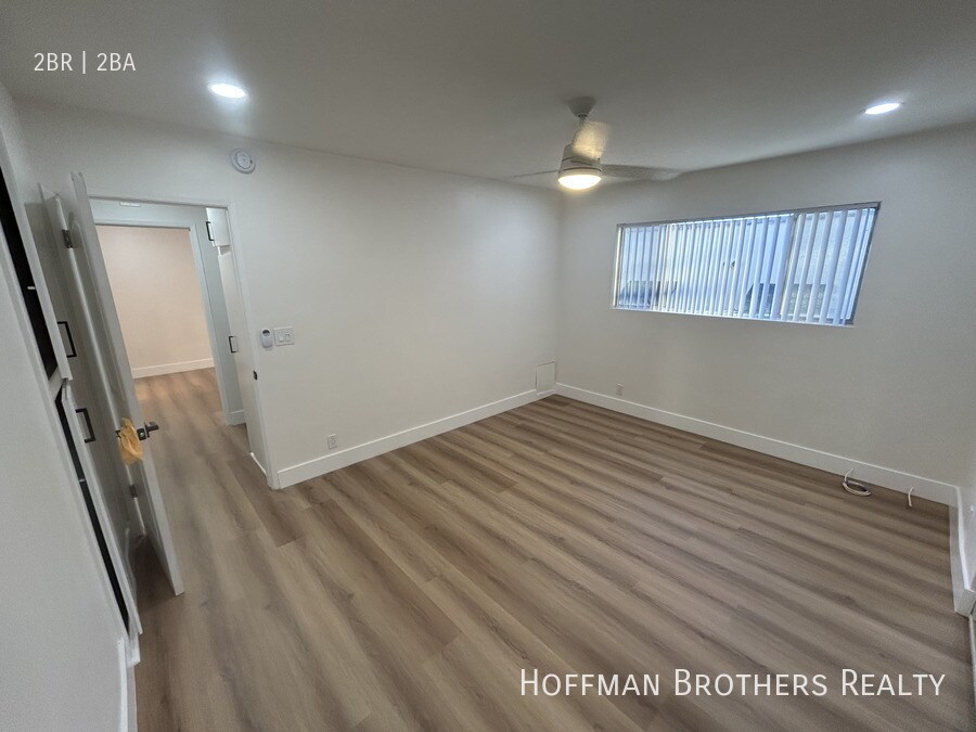 Building Photo - 8206 Romaine St