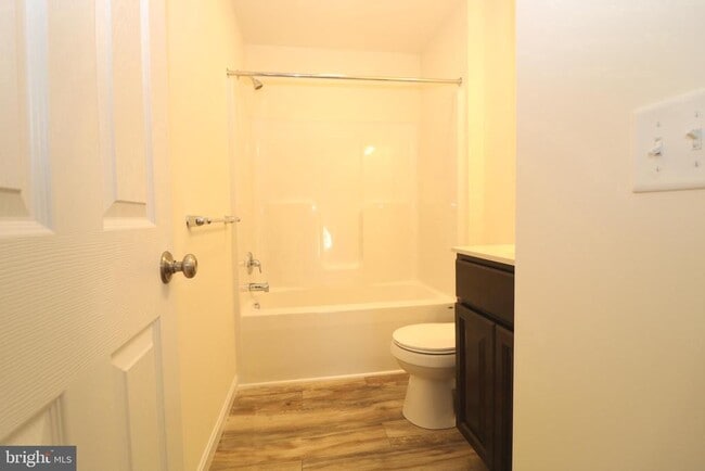 Building Photo - 72 Filbert Dr