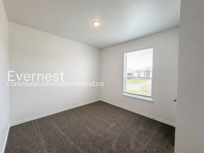 Building Photo - 2231 Hornbeam St