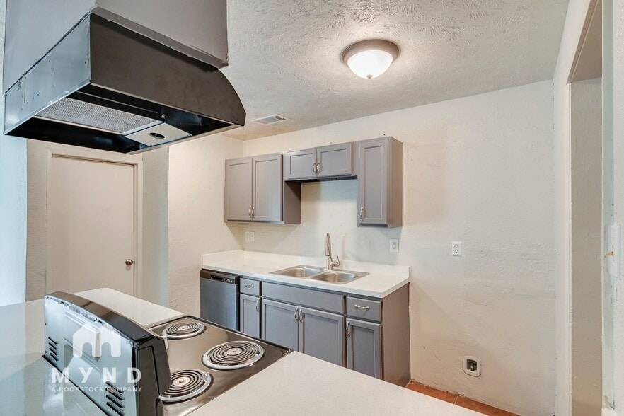 Building Photo - 3237 Chalmette Ct