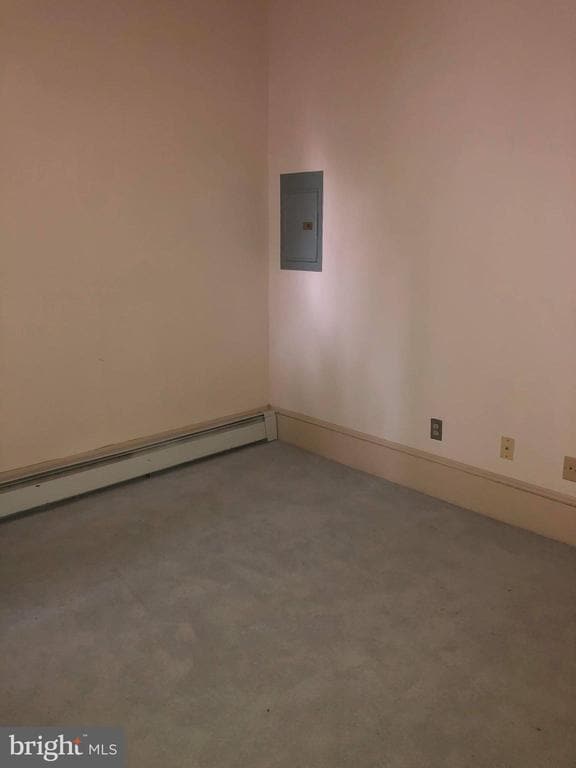 Building Photo - 216 Main St