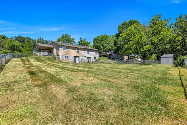 Building Photo - 32 Laura Dr