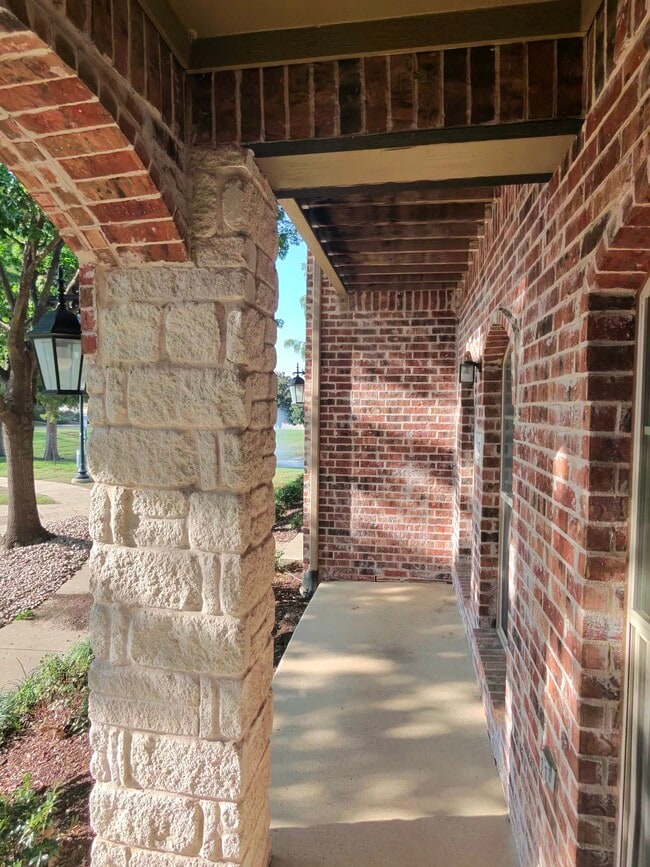 Building Photo - 6072 Pisa Ln