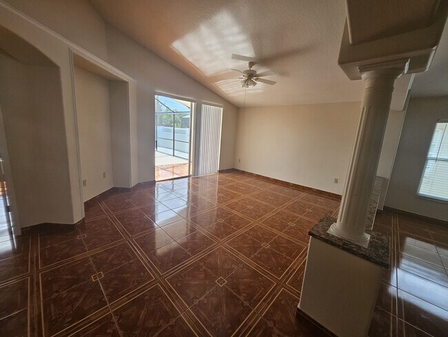 Building Photo - 536 Eagle Pointe S