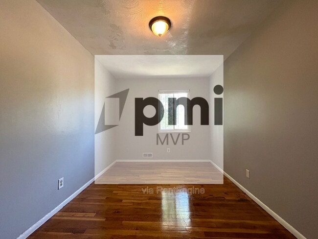 Building Photo - 3029 Rotunda Ct S