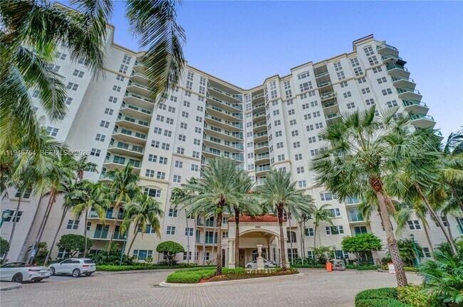 Building Photo - 20000 E Country Club Dr