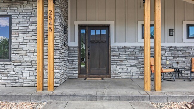 Building Photo - 2545 Fryingpan Dr