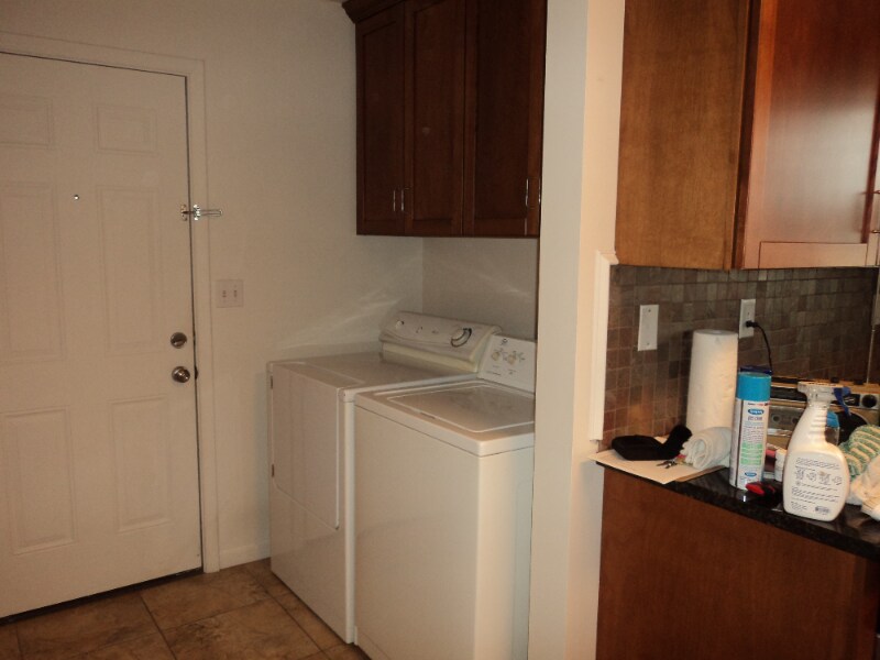 Building Photo - 1601 W Broadway