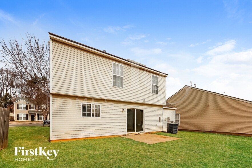 Building Photo - 5327 Peachwood Dr