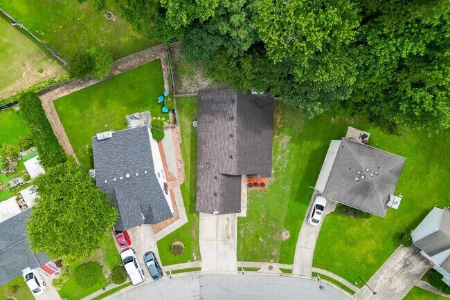Building Photo - 2195 Oakland Spring Dr