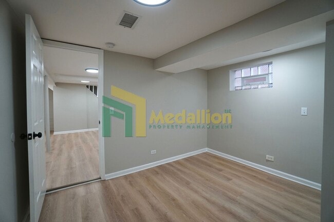 Building Photo - 9858 S Drexel Ave