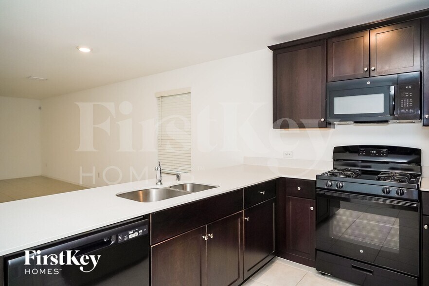 Building Photo - 14841 Firerock Rd