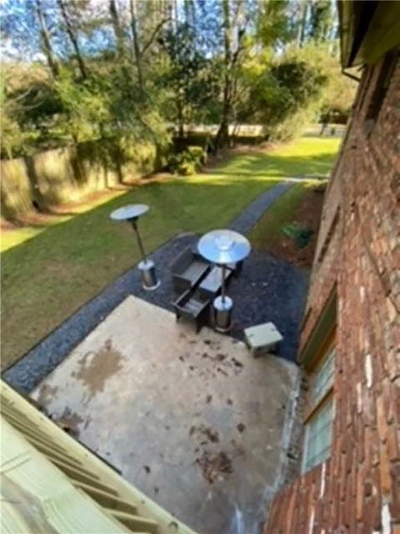 Building Photo - 2000 Fairway Cir NE