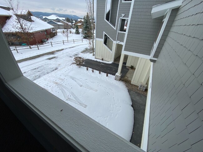 Building Photo - 2048 Marina Ct