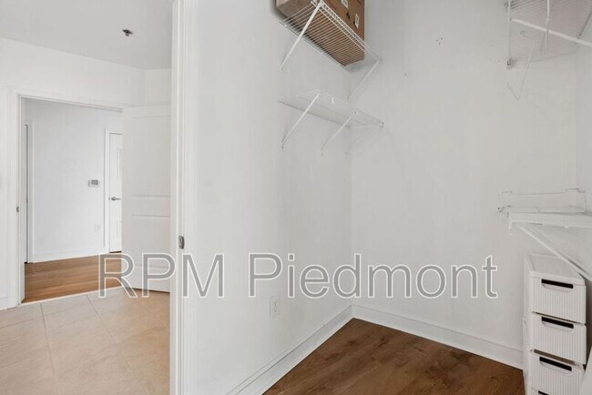 Building Photo - 44 Peachtree Pl NW