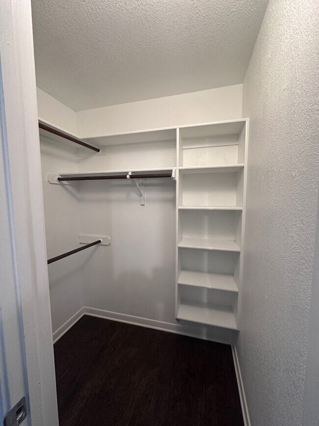 Building Photo - 1901 S 15th St