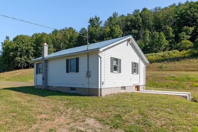 Building Photo - 20 Mutton Hill Rd