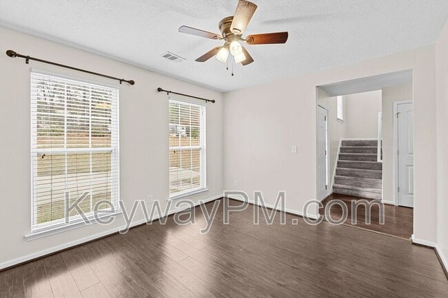 Building Photo - 1468 Collins Dr