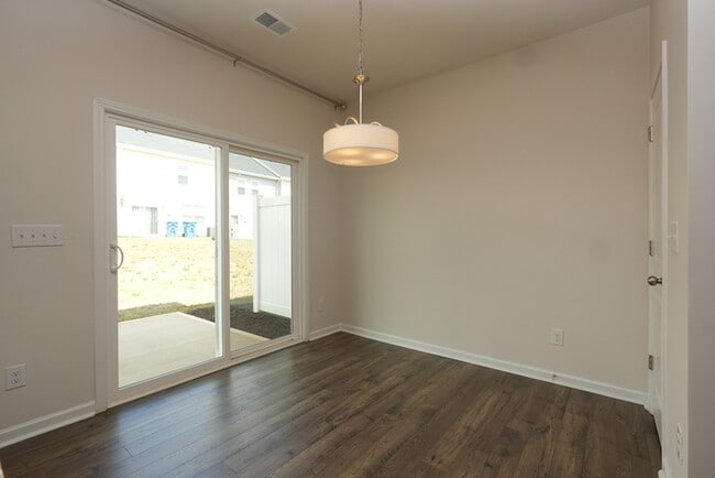 Building Photo - 3BR/2.5BA SFR with 1-car garage near Publix. Pets Allowed