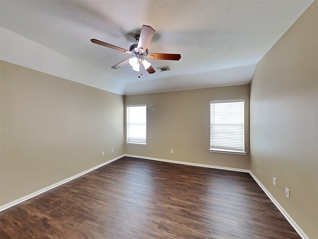 Building Photo - 1927 Makenna Ln