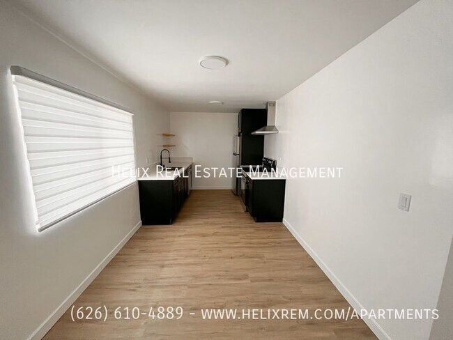 Building Photo - 1313 Huntington Dr