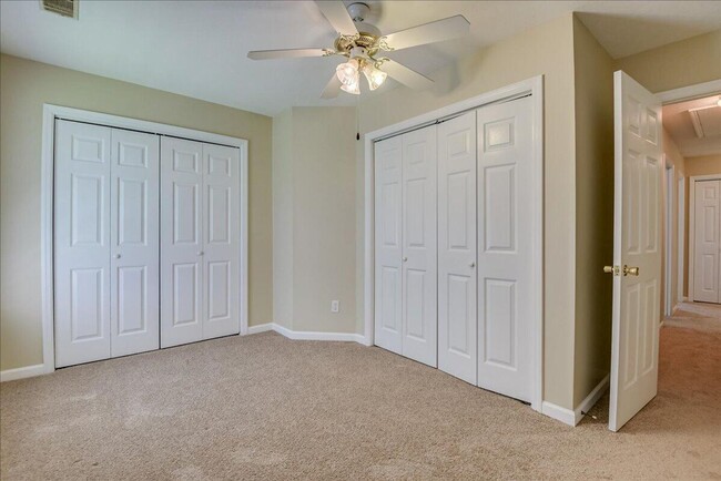 Building Photo - 924 Prairie Cir