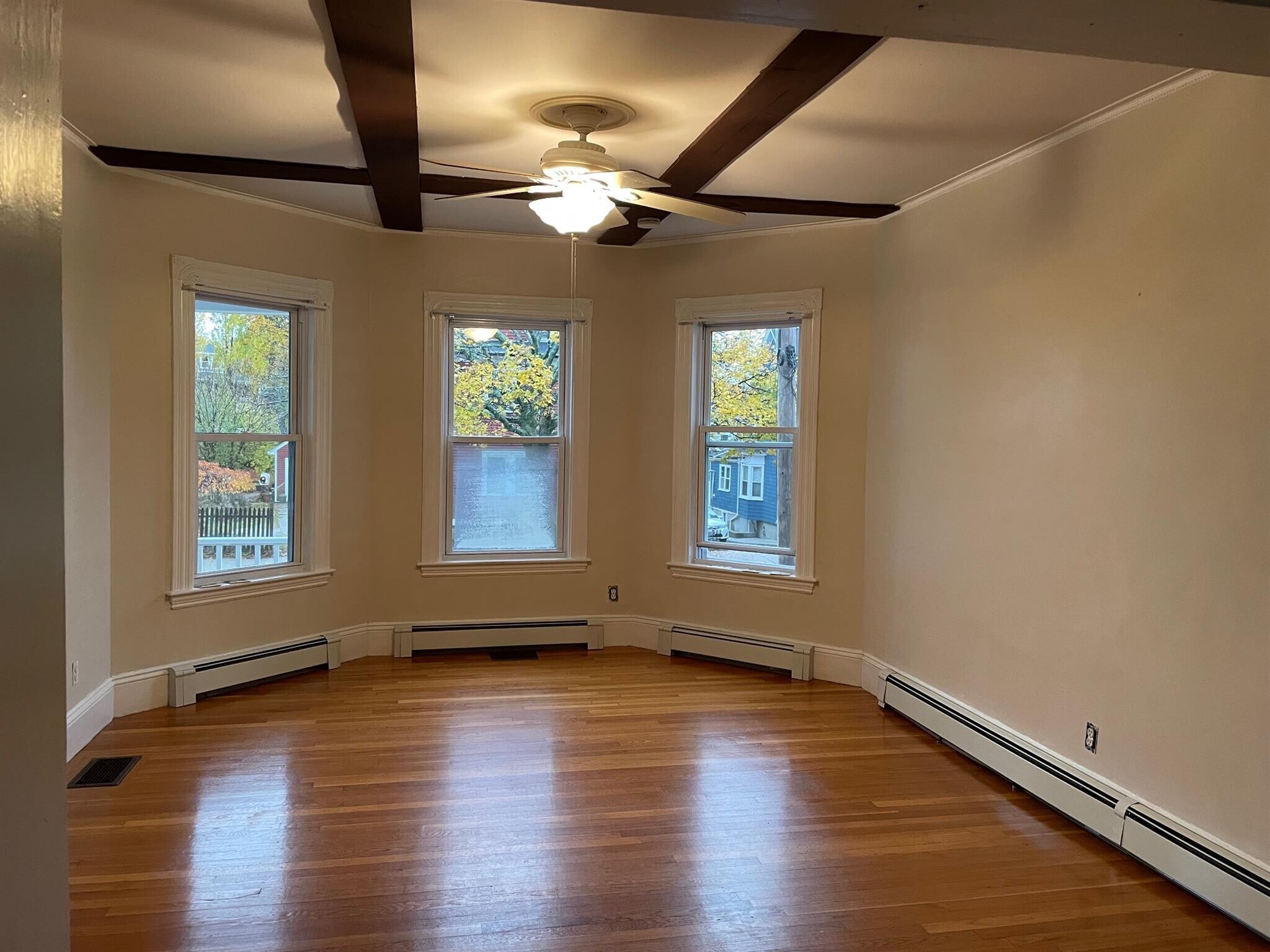 Building Photo - 578 Main St