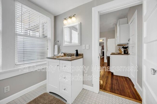 Building Photo - 1037 Kinard Ct