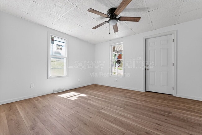 Building Photo - 804 Illinois Ave