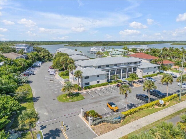 Building Photo - 2100 N Peninsula Ave