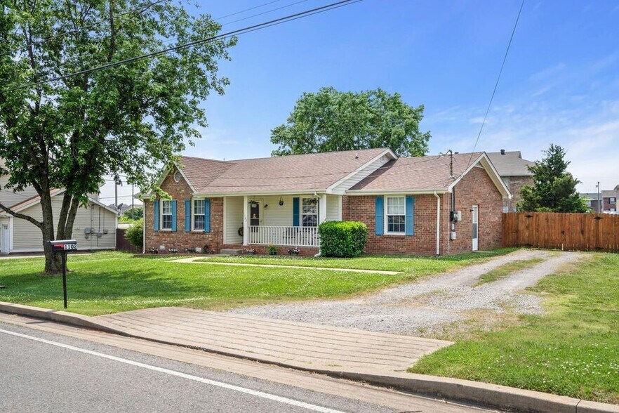 Building Photo - 1102 Tobacco Rd