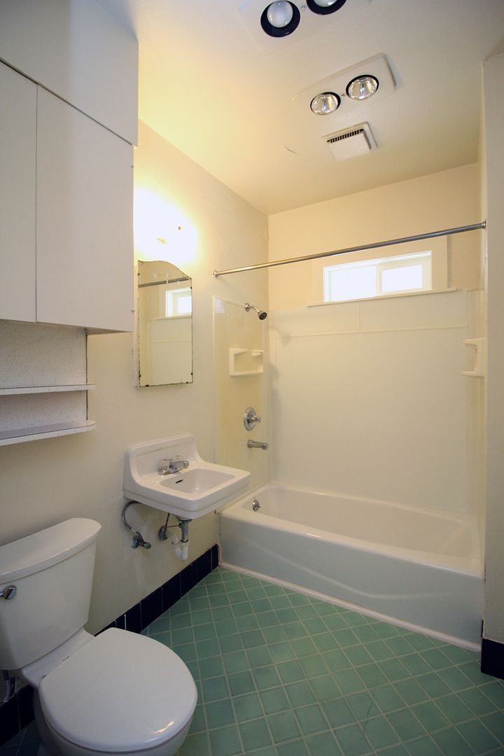 Building Photo - 3507 SW 11th Ave