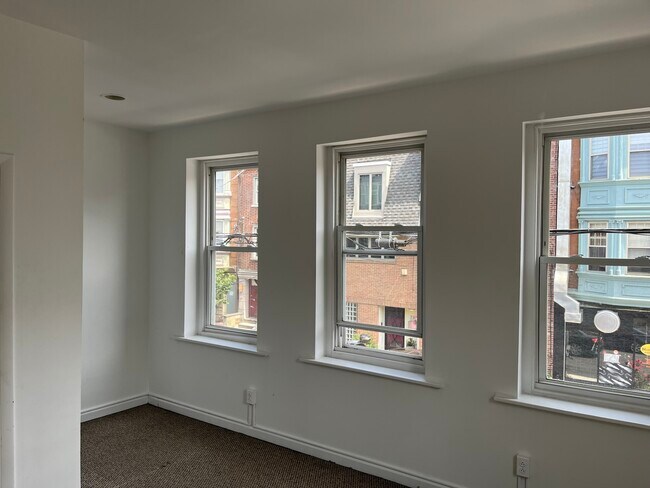 Building Photo - 784 S 3rd St