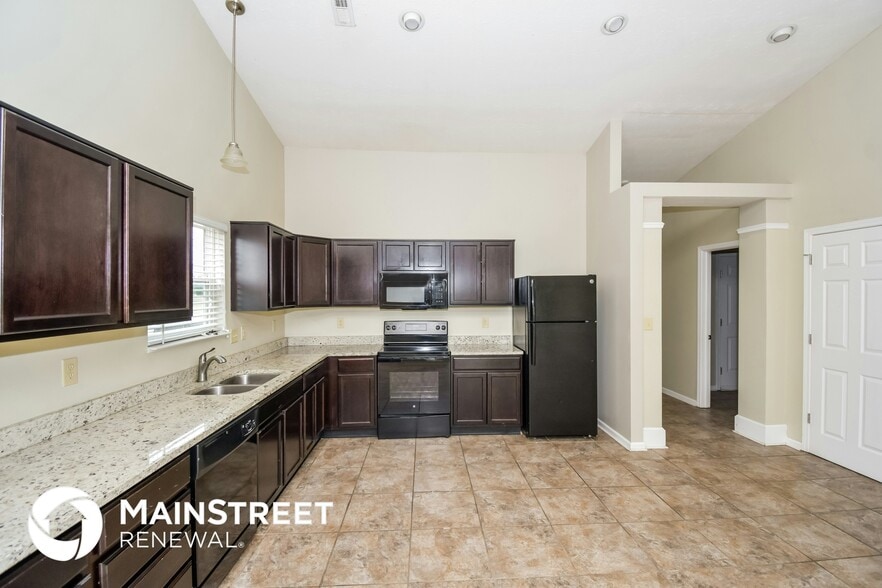 Building Photo - 2220 Rossington Ln