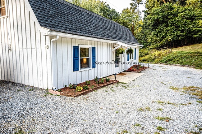 Building Photo - 3 BR Single Family Home In Country Setting