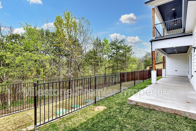 Building Photo - 432 Bentwood Dr