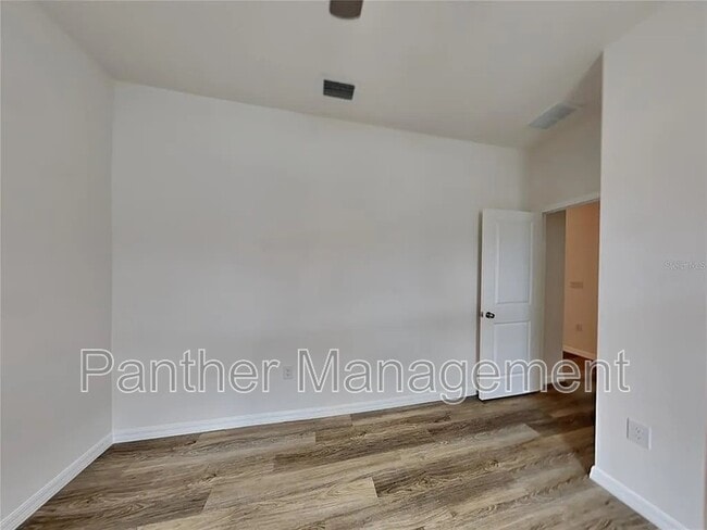 Building Photo - 16216 Minorca Dr