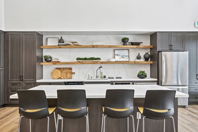 Building Photo - 8181 Allison Apartments - La Mesa, CA