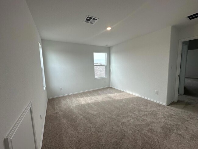 Building Photo - 229 Sonterra Dr