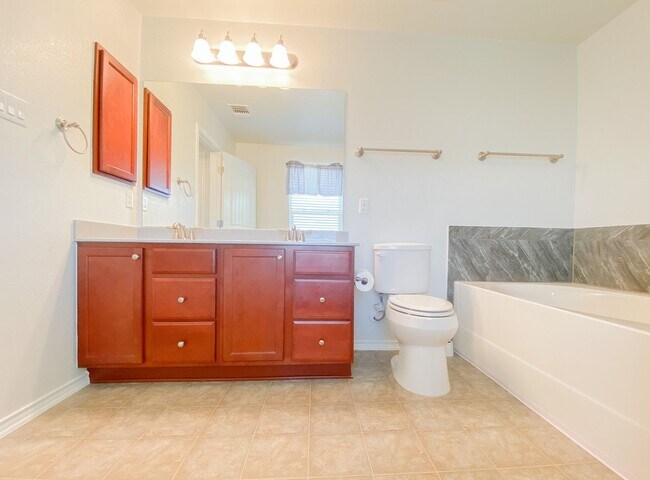 Building Photo - Beautiful 5 BR / 2.5 BA Home for Rent in A...