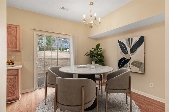 Building Photo - 1102 Pleasant Oaks Ct