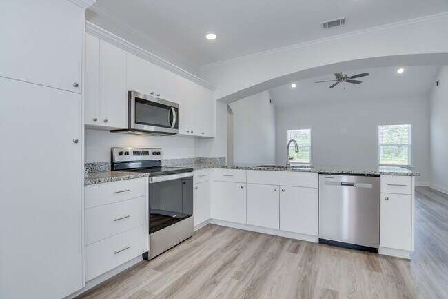 Building Photo - 326 Agape Ln