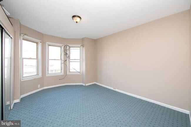 Building Photo - 1078 Morton St