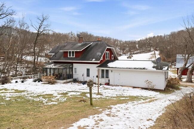 Building Photo - W14242 Hein Ln