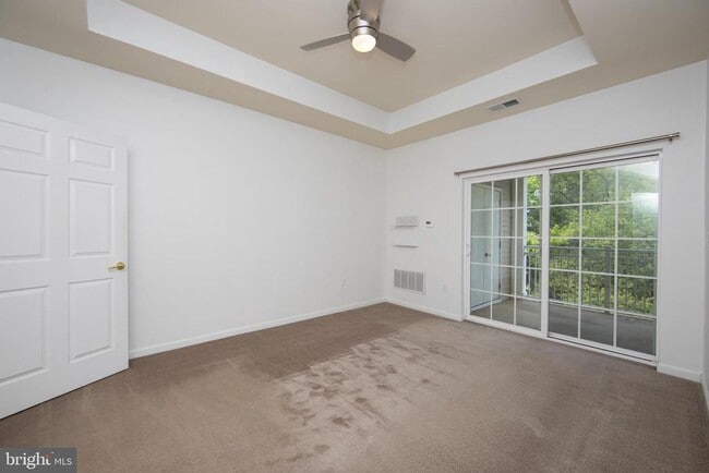 Building Photo - 244 Breeders Cup Dr